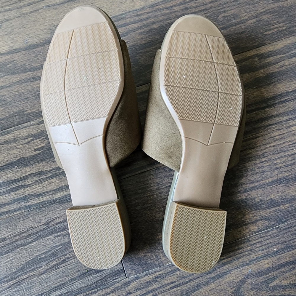 Flats Sandals - Picture 3 of 3